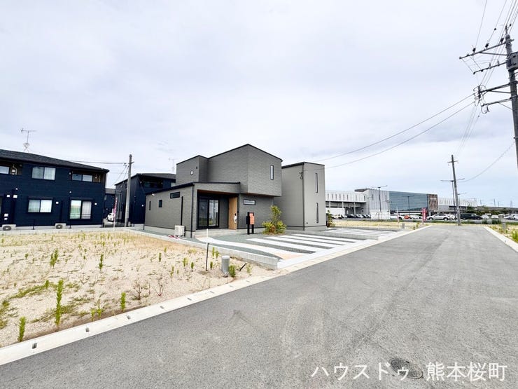 ■理想を叶える新しい暮らしの舞台■高いデザイン性と機能性を兼ね備えた住まい。ここで、家族の新しい物語が始まります。