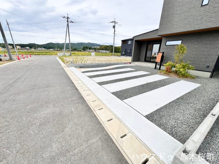 ■車と趣味の幅が広がる場所■単なる駐車スペースではない、洗車やタイヤ交換、DIYにも使える多目的な屋外スペースです。