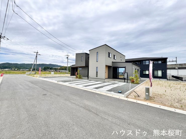 ■理想を叶える新しい暮らしの舞台■高いデザイン性と機能性を兼ね備えた住まい。ここで、家族の新しい物語が始まります。