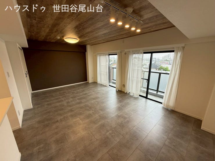 【同型写真(リビング)】