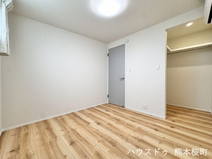 ■2階4.5帖洋室■寝室、書斎、趣味の部屋。家族の成長やライフスタイルに合わせ、様々な使い方ができる快適な空間です。