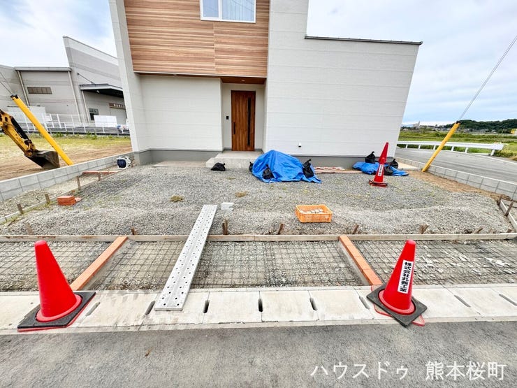 ■車と趣味の幅が広がる場所■単なる駐車スペースではない、洗車やタイヤ交換、DIYにも使える多目的な屋外スペースです。【撮影日:2026年6月17日】