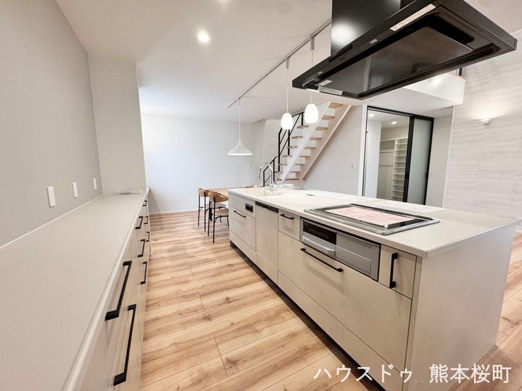 ■家族の「美味しい」が集まる舞台■高い機能性と美しいデザインを両立。料理する人も、待つ人も、笑顔になれる場所です。