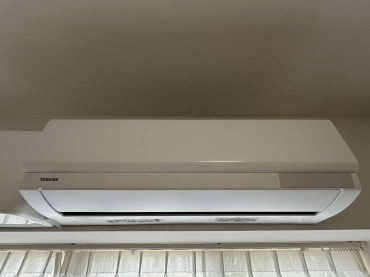 お部屋にエアコンが設置されているため、入居当日から快適に過ごせます。季節を問わず室温をスマートに調整でき、心地よい暮らしをサポートします。