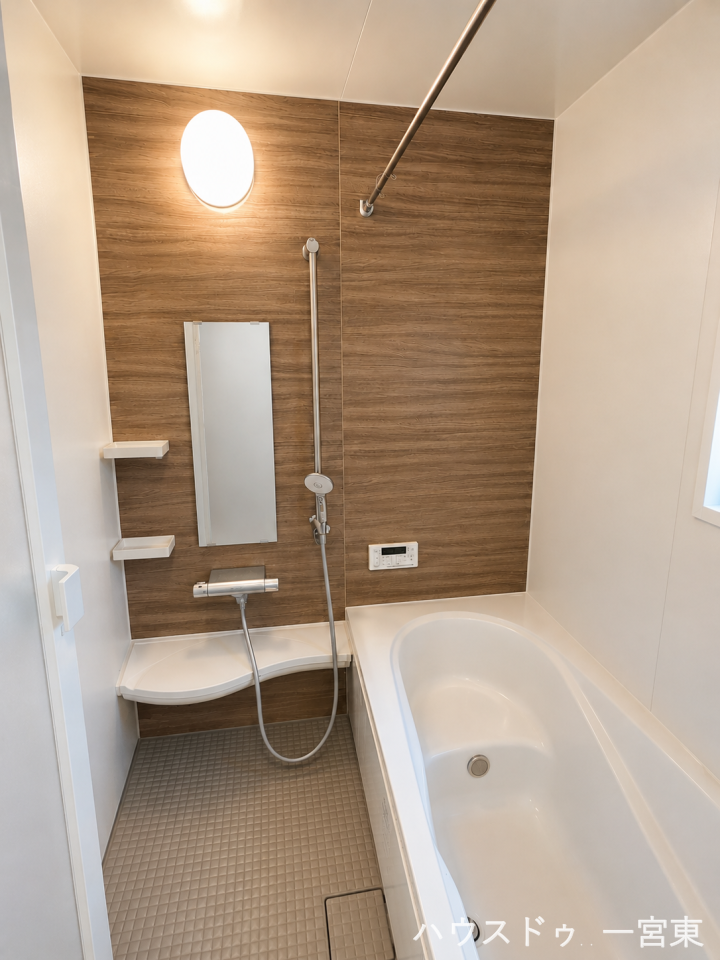※居住中につき室内を CG にて物消しをしたものです。
シンプルで使いやすいデザインのバスルーム。日々の疲れをしっかりリフレッシュできる空間です。