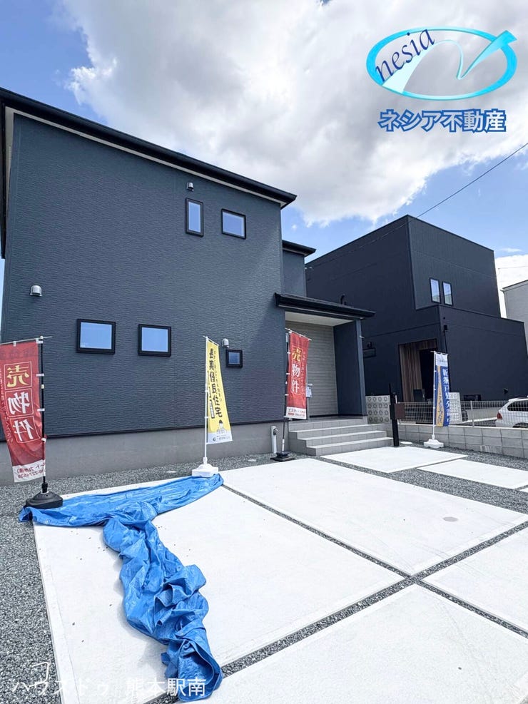 ■外観■
洗練されたデザインが街並みに映える美しい外観です
ご家族の暮らしを彩る上質な住まいです