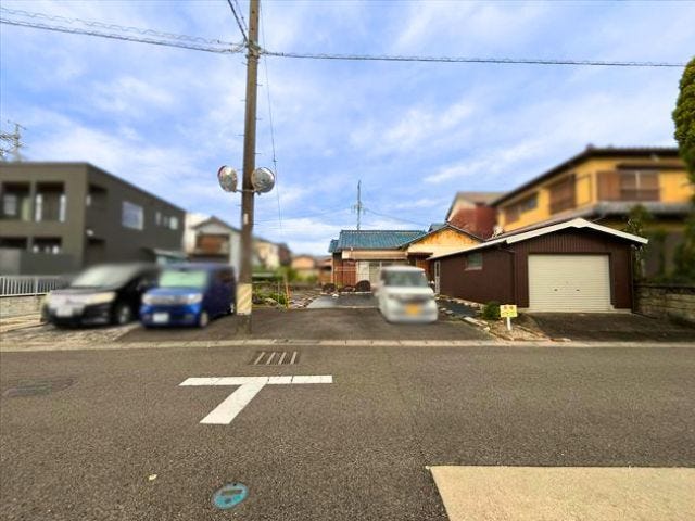 陽当りの良い南向きです。両面道路で開放感と風通し◎
(2026年6月21日 北側から撮影)