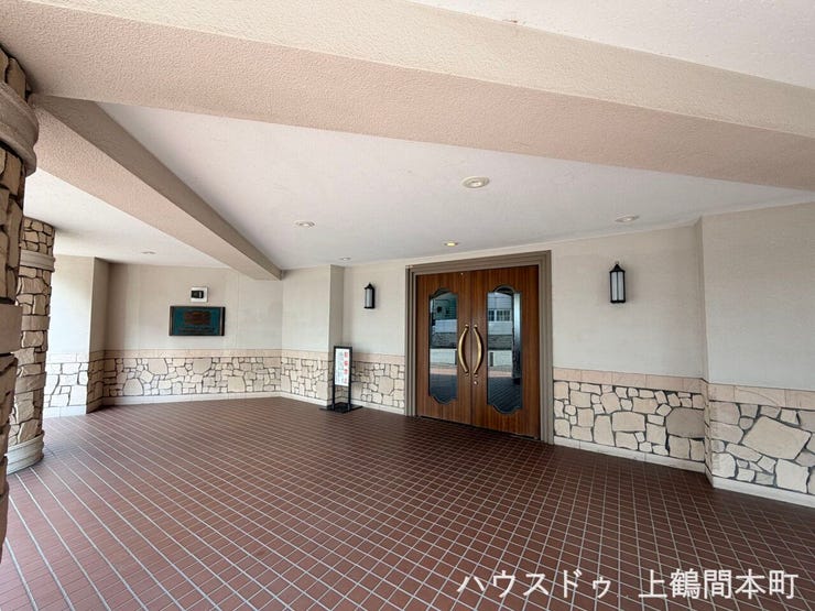 住まいの第一印象を彩る、美しいエントランス。