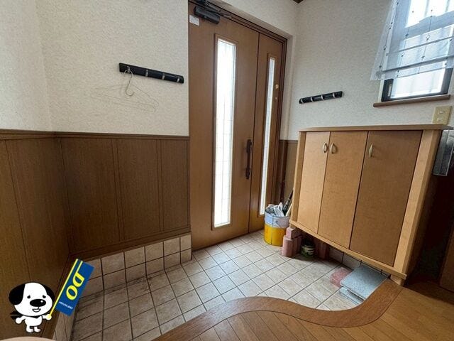 家族の絆を深める、温かい玄関デザイン。
