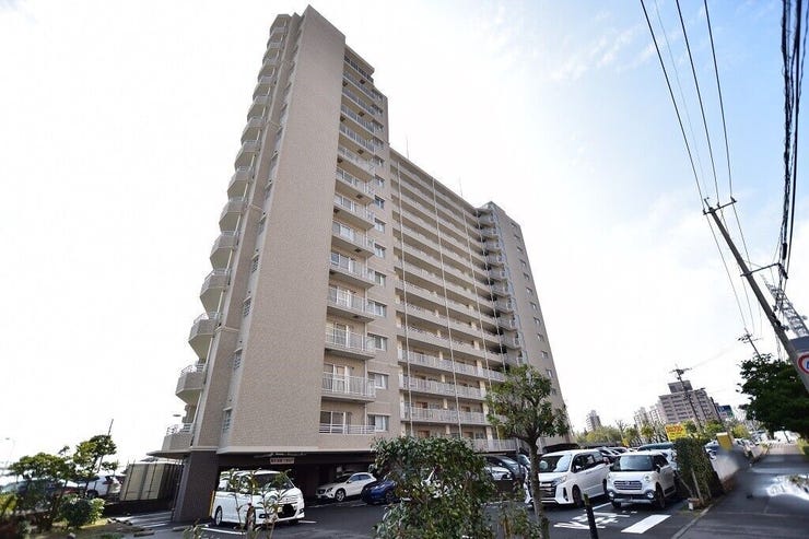 【外観】
【Fステージ県庁南】
15階建ての3階部分のお部屋です!
ペット飼育可能です♪