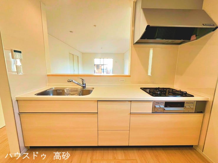 お手伝いも、今日のおしゃべりも。家族の絆が自然と深まるカウンターキッチンです。(撮影日:2026.6.18)