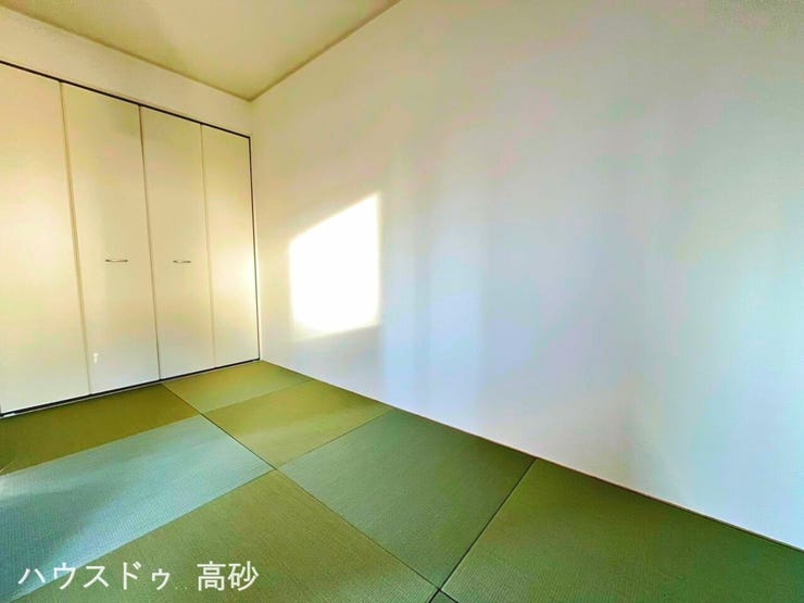 客間や子どもの遊び場としても使える、便利な和室です(撮影日:2026.6.18)