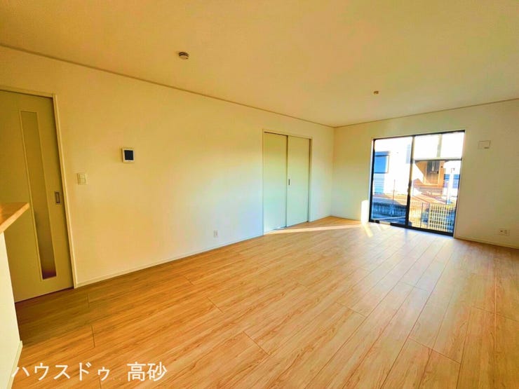 リビングは家族の笑顔が広がる、住まいの中心です♪(撮影日:2026.6.18)