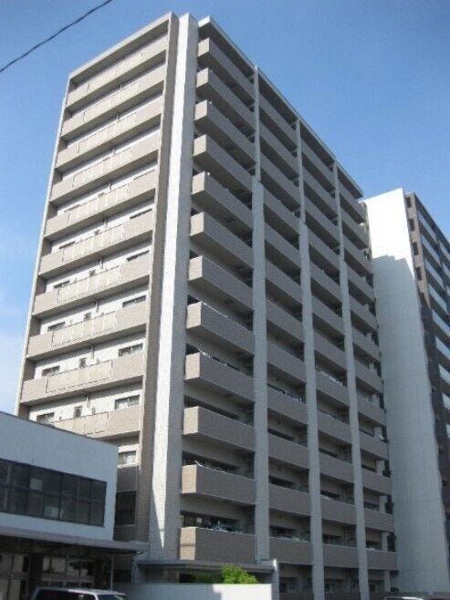 【外観】
●室内フルリノベーション物件♪
●近隣駐車場2台分引継ぎ可能!
●南向き・日当たり・見晴らし良好◎