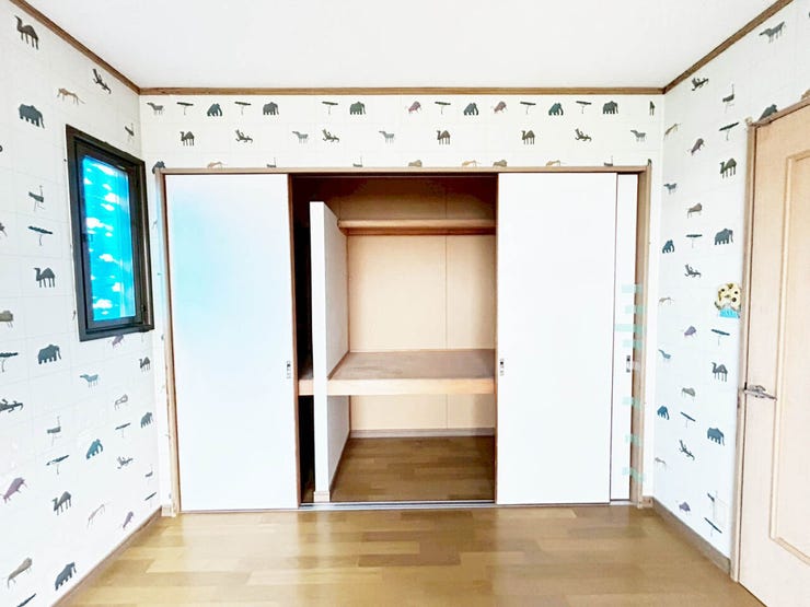 青葉台西1丁目 6LDK中古戸建て 6LDK中古戸建て♪駐車場並列4台分♪コンビニまで徒歩約6分♪青葉小まで徒歩約8分♪