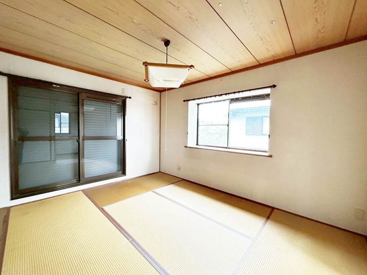 青葉台西1丁目 6LDK中古戸建て 6LDK中古戸建て♪駐車場並列4台分♪コンビニまで徒歩約6分♪青葉小まで徒歩約8分♪