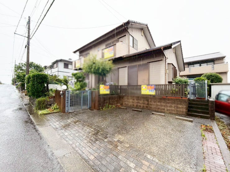 青葉台西1丁目 6LDK中古戸建て 6LDK中古戸建て♪駐車場並列4台分♪コンビニまで徒歩約6分♪青葉小まで徒歩約8分♪
