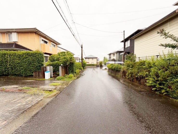 青葉台西1丁目 6LDK中古戸建て 6LDK中古戸建て♪駐車場並列4台分♪コンビニまで徒歩約6分♪青葉小まで徒歩約8分♪
