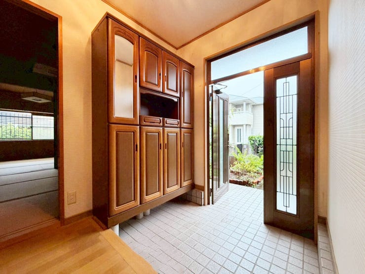 青葉台西1丁目 6LDK中古戸建て 6LDK中古戸建て♪駐車場並列4台分♪コンビニまで徒歩約6分♪青葉小まで徒歩約8分♪