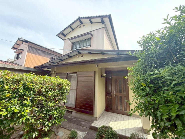 【外観】
小倉南区湯川 中古戸建て♪JR安部山公園まで徒歩約9分で駅チカ♪コンビニまで徒歩約5分で買物便利♪