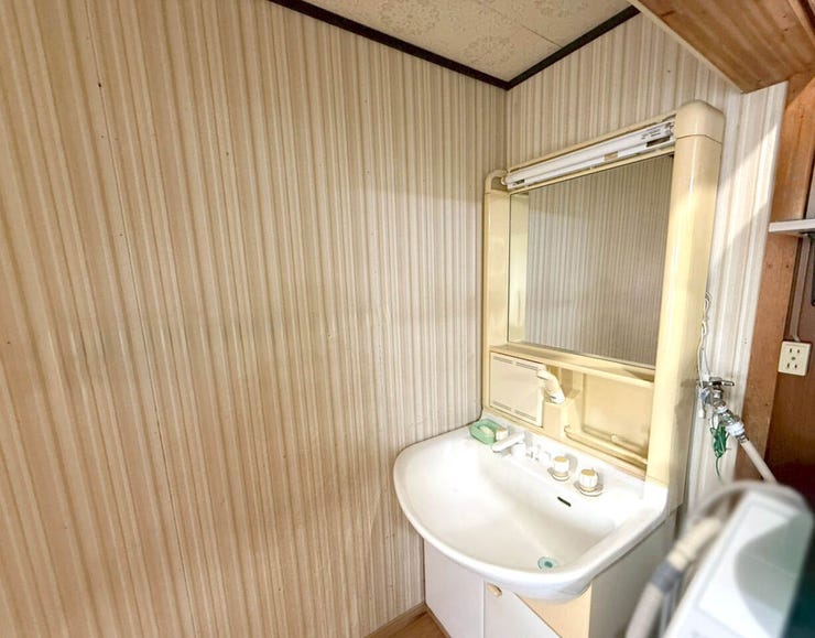 小倉南区湯川 中古戸建て♪JR安部山公園まで徒歩約9分で駅チカ♪コンビニまで徒歩約5分で買物便利♪