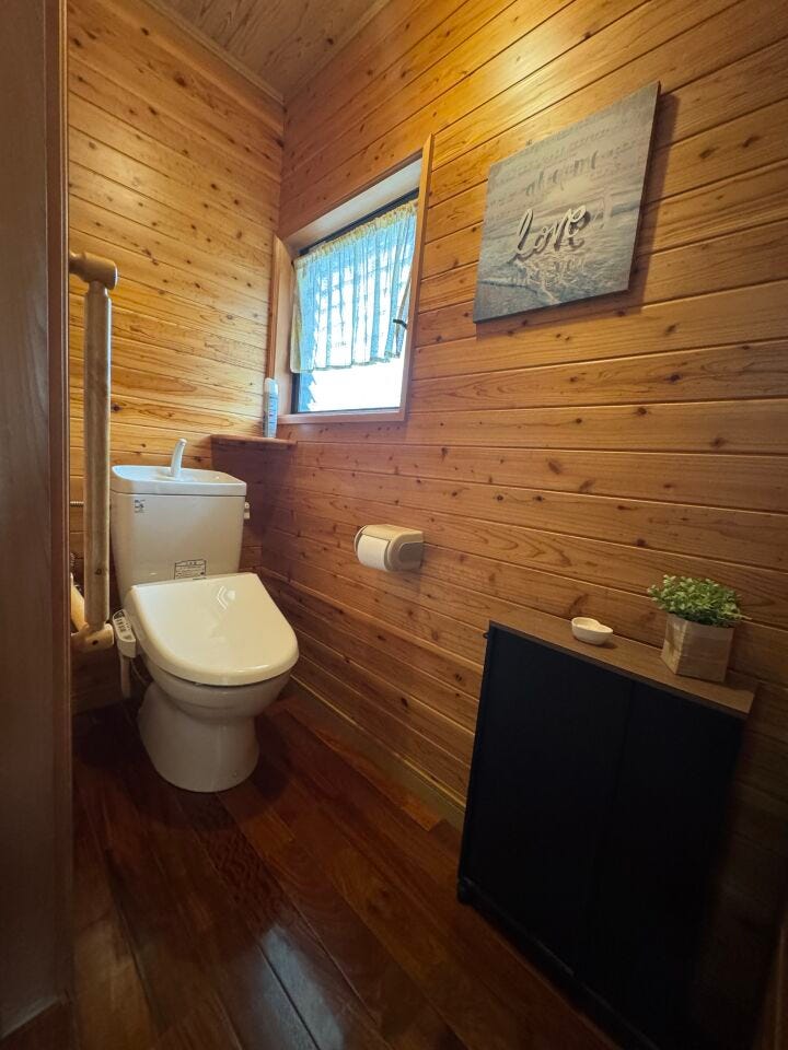 ■木の素材を取り入れたトイレ空間は、リラックス効果が高く、温もりのある落ち着いた空間を作ることができます■