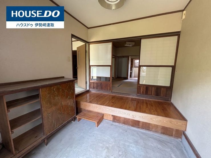 令和8年6月現地撮影
※画像はプライバシー保護のため売主様の荷物を加工で消してあります。