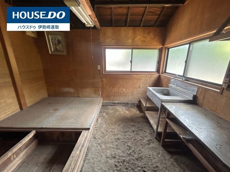 令和8年6月現地撮影
※画像はプライバシー保護のため売主様の荷物を加工で消してあります。