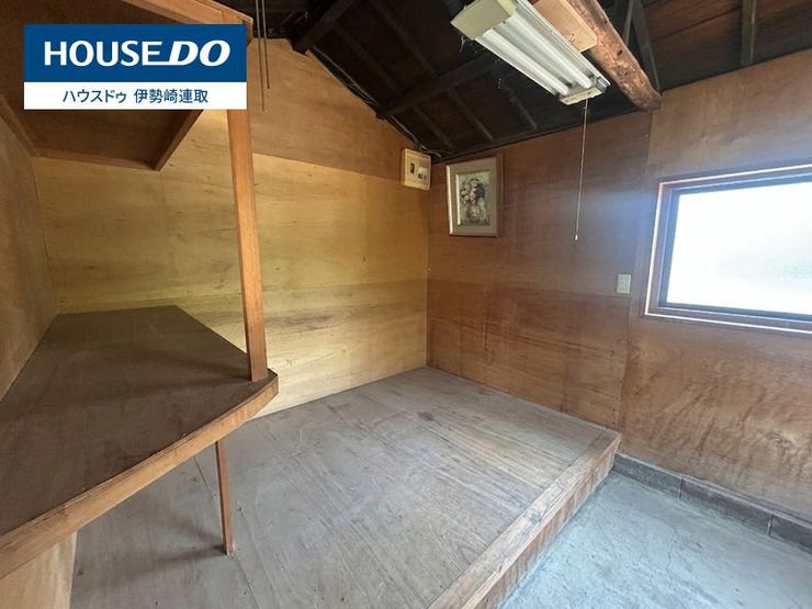 令和8年6月現地撮影
※画像はプライバシー保護のため売主様の荷物を加工で消してあります。