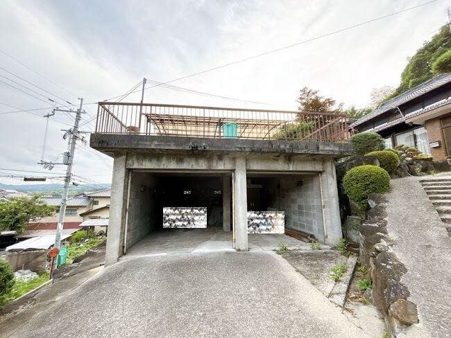 あたたかな陽が差し込み、優しい風が吹き込む陽当り・通風良好な立地です。