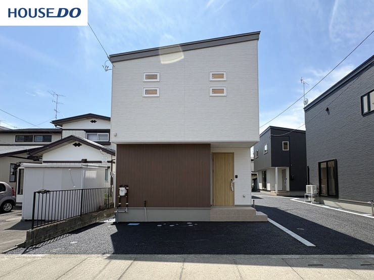 【外観】
現地(2026年6月)撮影
◎本日案内可能◎
詳細は、ハウスドゥ 八戸市庁前までお気軽にお問い合わせくださいませ♪