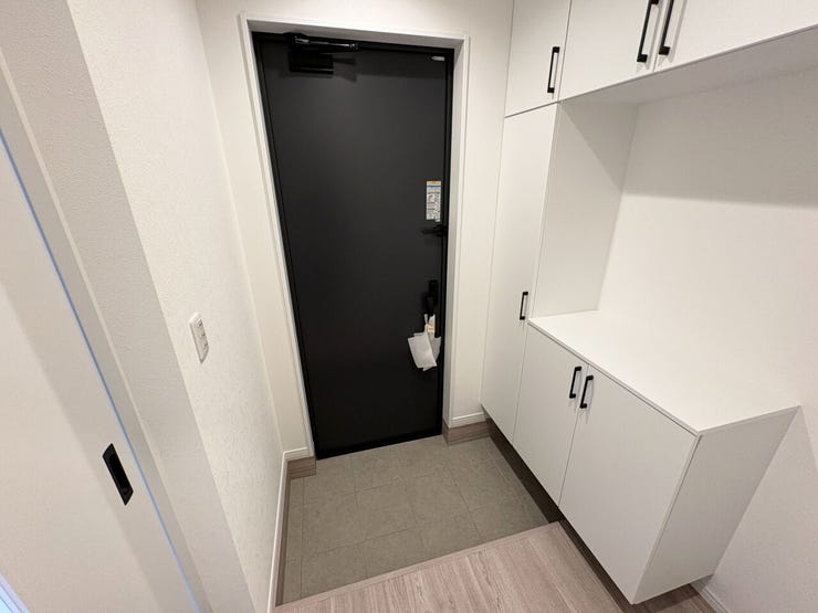 室内(2026年6月)撮影
◎本日案内可能◎
白を基調とした清潔感ある玄関♪