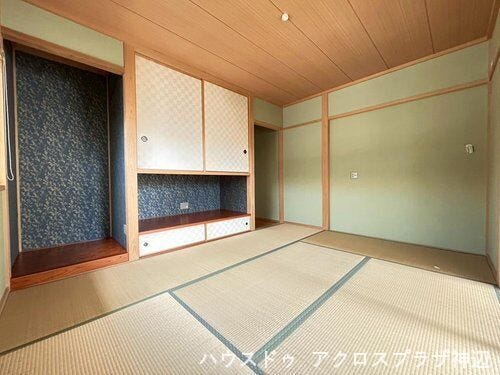 【和室6帖】掛け軸や季節のお花などを飾り和室ならではの楽しみが増えます。