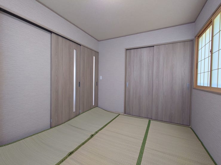 室内(2026年9月)撮影
◎本日案内可能◎
キッチン、洗面所近くにあるため、家事の合間の休憩スペースにピッタリ!お子様の遊び場にすると料理中も見守れて安心です◎
