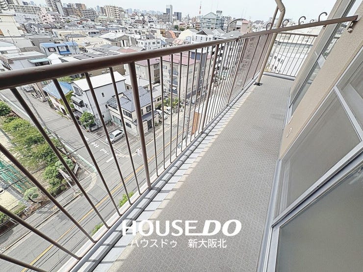 ■陽当り・通風・眺望良好のゆとりのあるバルコニー!
■テーブルや観葉植物等を置けばまた違った空間に大変身します!