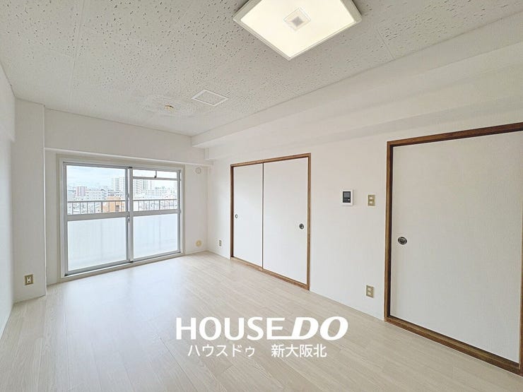 ■白を基調とした明るく開放的なリビング!ご家族との会話も弾みそうですね!
■白はどのような色とも相性がいいので、お客さま好みのコーディネートをお楽しみいただけます!