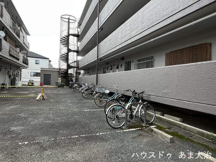 敷地内にゆとりのある駐輪スペースがあります。