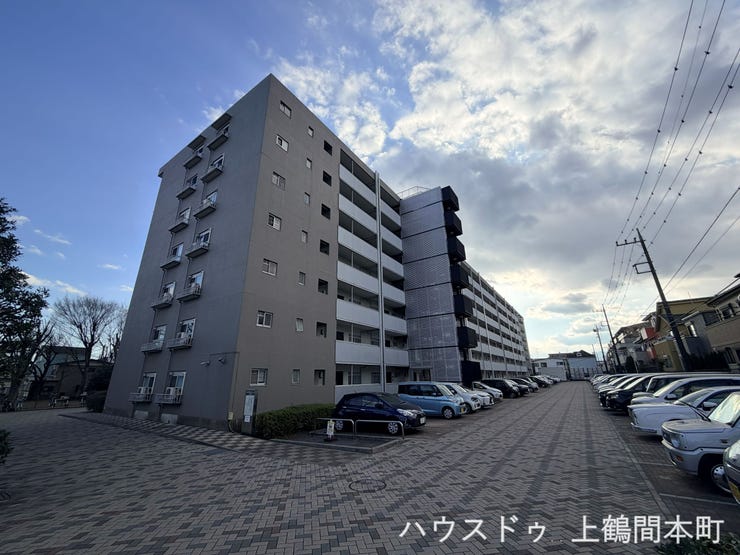 【外観】
住環境の良さを感じられる落ち着いた外観デザイン