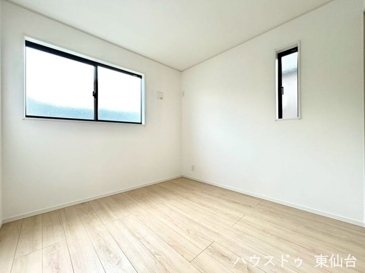 勉強部屋や趣味部屋にちょうど良いサイズ。5帖で使い勝手の良い一室。