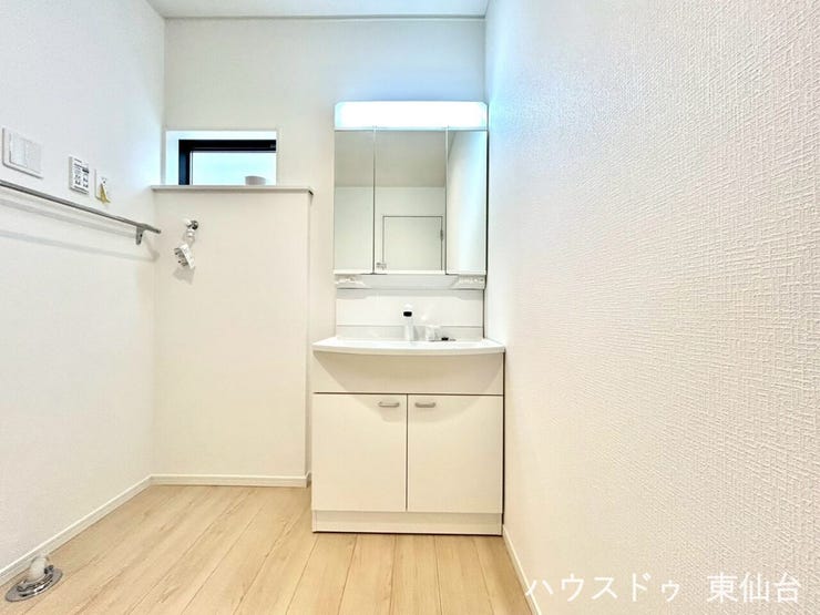 清潔感と機能性を兼ね備えた、使いやすい洗面空間