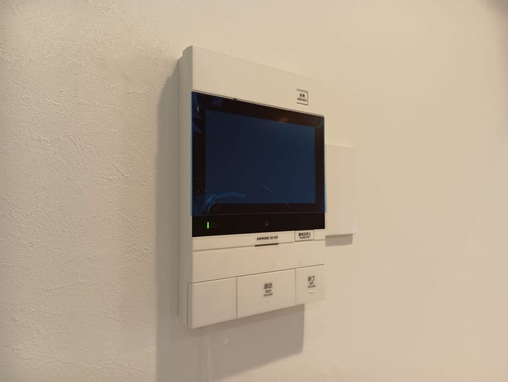 来客者の顔を確認できるTVモニター付きインターホン。セキュリティに配慮された設備で、ご家族の毎日の安全な暮らしをサポートします。
