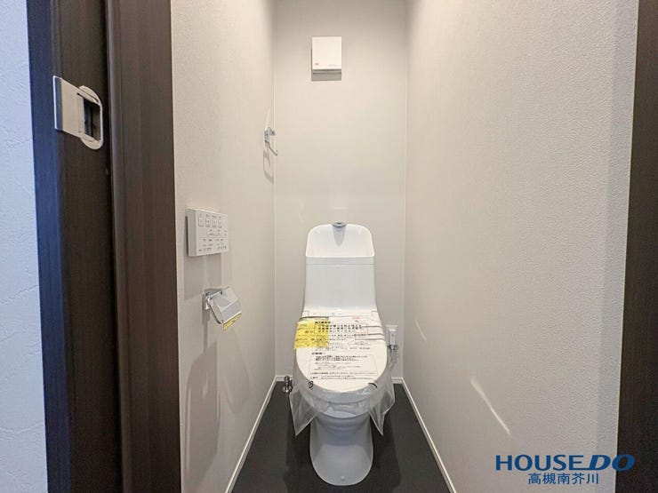 トイレが2か所あると便利です
特にご年配の方には、階段を使わずに行ける場所にあるのがありがたいと好評です