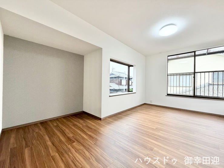 ■2階7.25帖洋室■心からリラックスできる静けさ、上質な眠りで、毎日をリセットします。明日への活力を養う空間です。