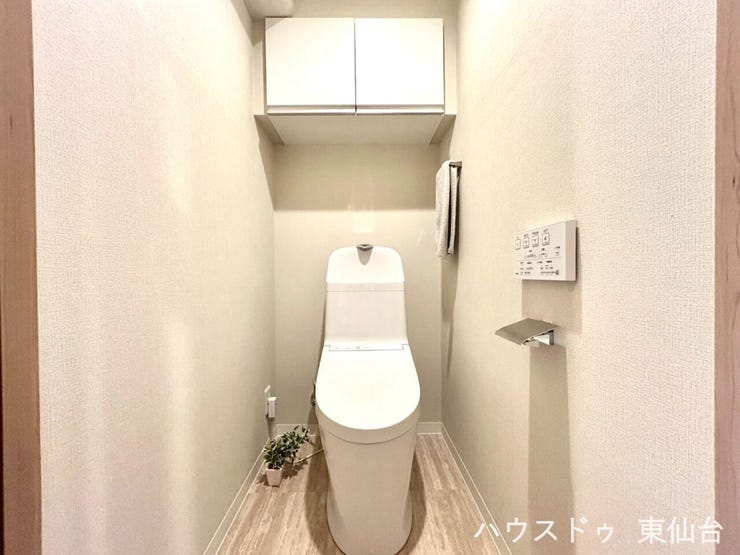 壁リモコンタイプで操作がしやすい温水洗浄便座