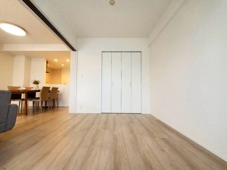 【Bedroom】ナチュラルな内装で、リラックスできる空間。寝室や書斎にも最適です。