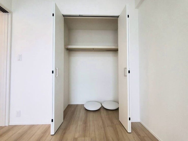 【Bedroom】クローゼット完備で収納力◎。家具の配置もしやすい機能的な洋室です。