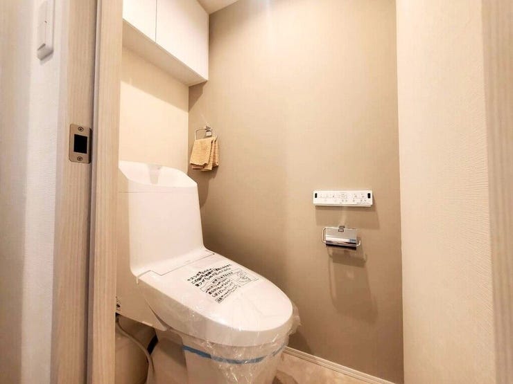 【Toilet】清潔感があり、落ち着いたデザインのトイレ。家族みんなが快適に使えます。