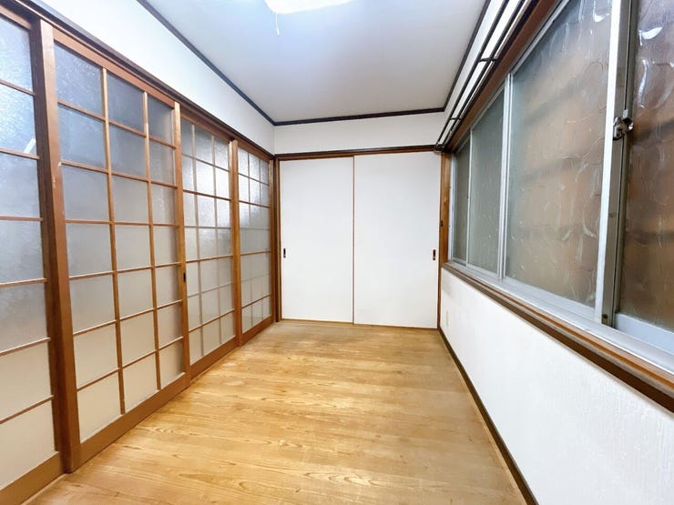 白を基調にした内装です。