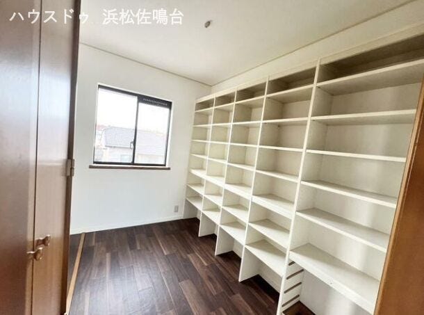 納戸全景