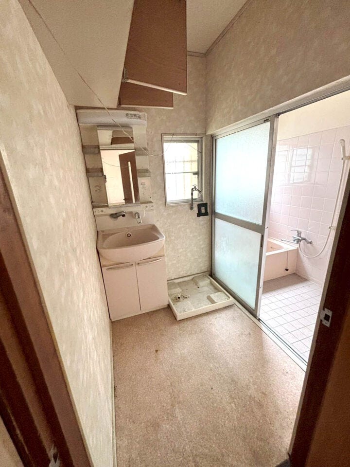 【事務所付き住宅】電気温水器♪小学校・中学校まで徒歩10分圏内♪シャッター付き車庫♪